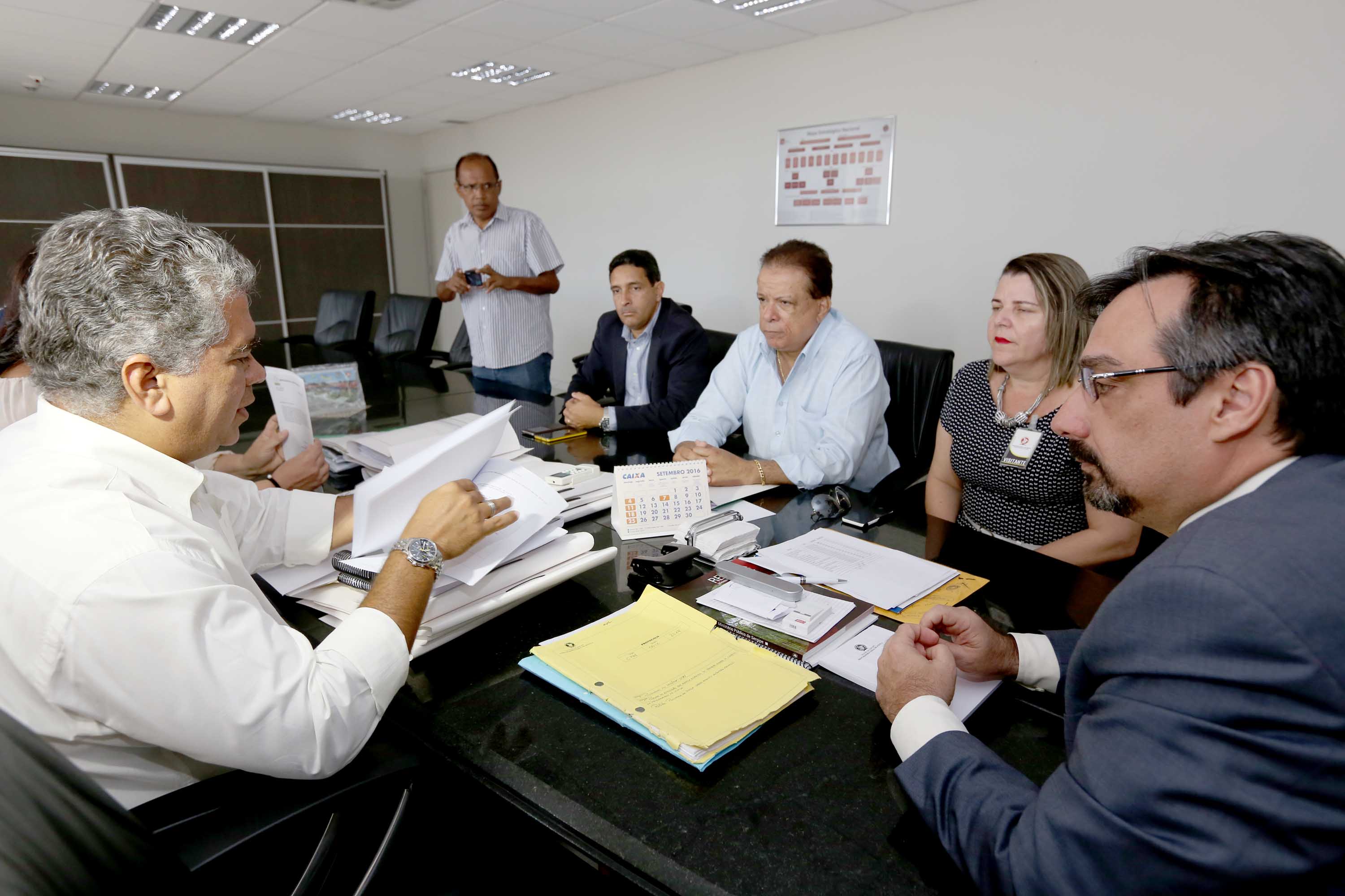 Prefeitura entrega documentação do BRT para o MP/SE - SMTT Aracaju